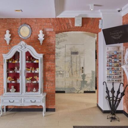 Забронировать Отель Графский, Москва, цены от 5525 руб. с конференц-залом