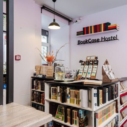 Хостел BookCase, Санкт-Петербург, цены от 550 руб.: койко-места и номера